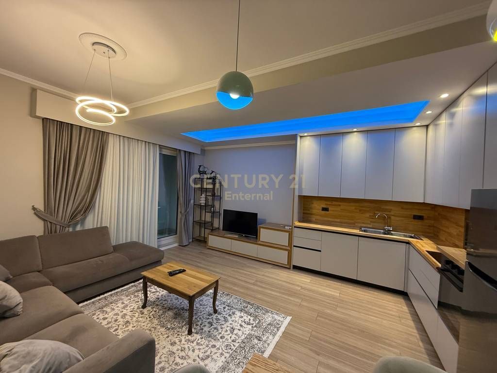 Apartament 2+1+2+Post Parkimi me qira tek Bulevardi i Ri