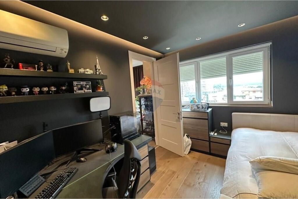 Appartamento 3+1+Cucina Separata in Vendita a Komuna e Parisit, Kika 1