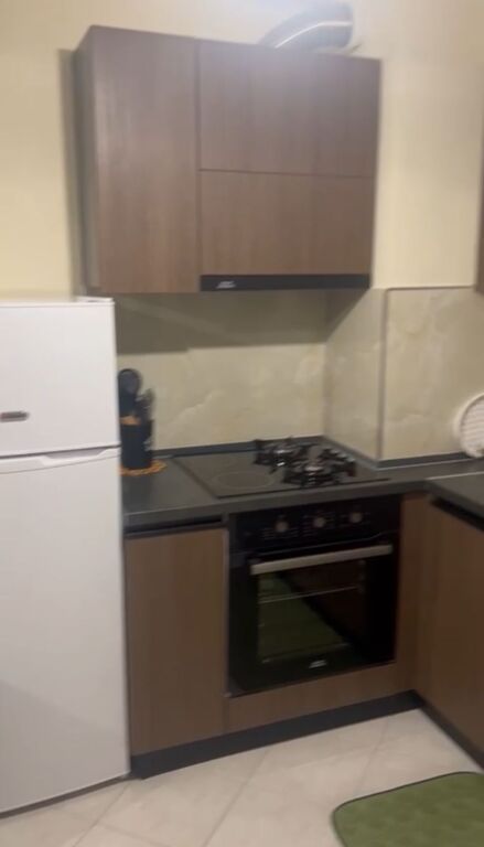 Apartament me qera 1+1