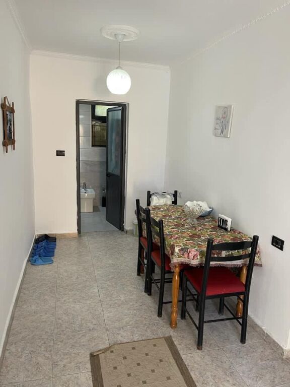 ME QERA SHTEPI PRIVATE 3+1 ME 3 VENDE PARKIMI - RR.ALI DEMI, TIRANE