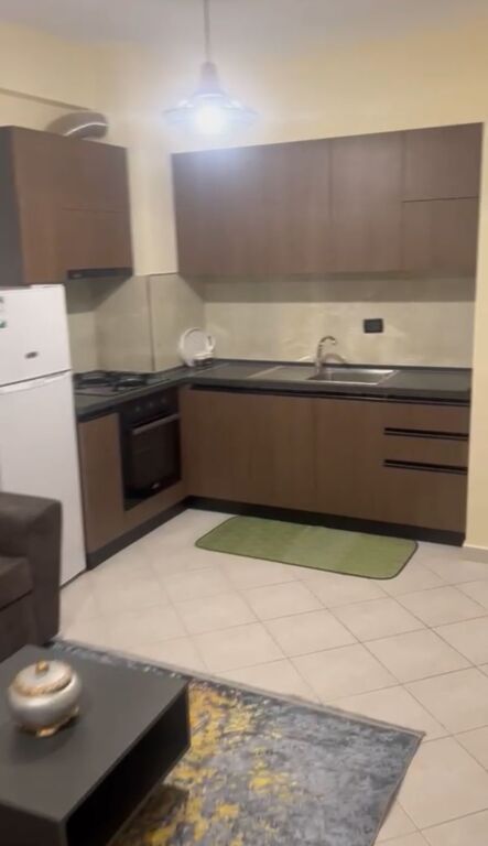 Apartament me qera 1+1