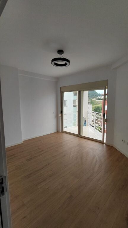 2+1 apartment for sale at Kodra e Diellit