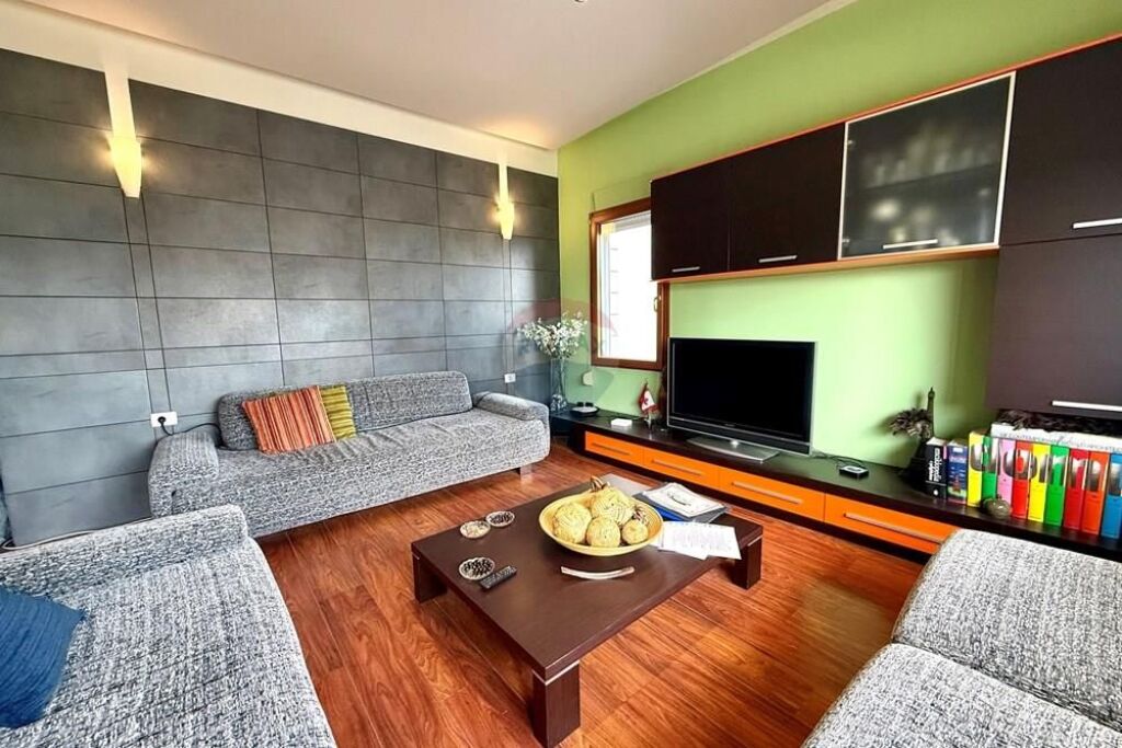 Apartament 4+1+studio, ne Qender te Tiranes!