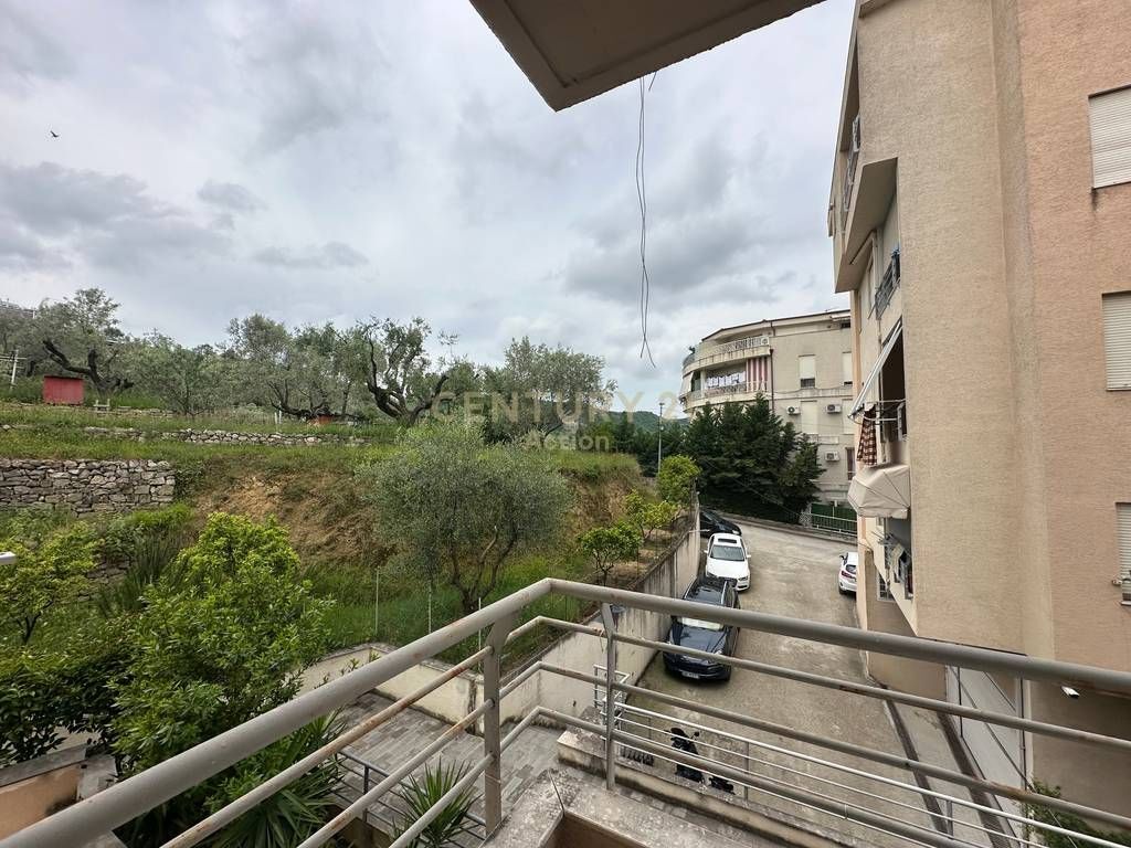 Appartamento 1+1 in affitto alla fine di Via Peti! Action140361