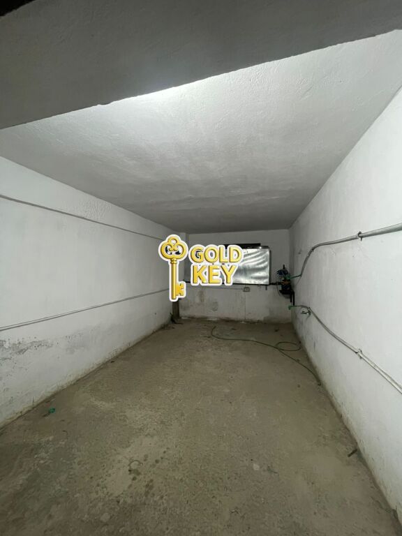 🏡 GARAGE IN VENDITA – VICINO ALL'HOTEL DYRRAH, SPIAGGIA