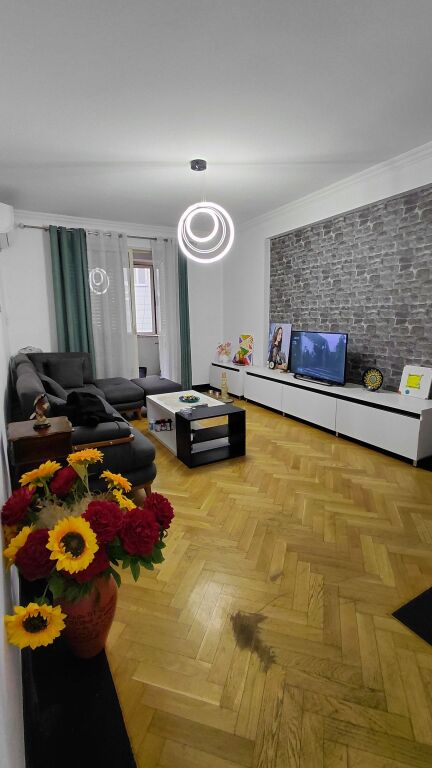 Fresk shitet Apartament 2+1 +garazh per 2 makinamobiluar