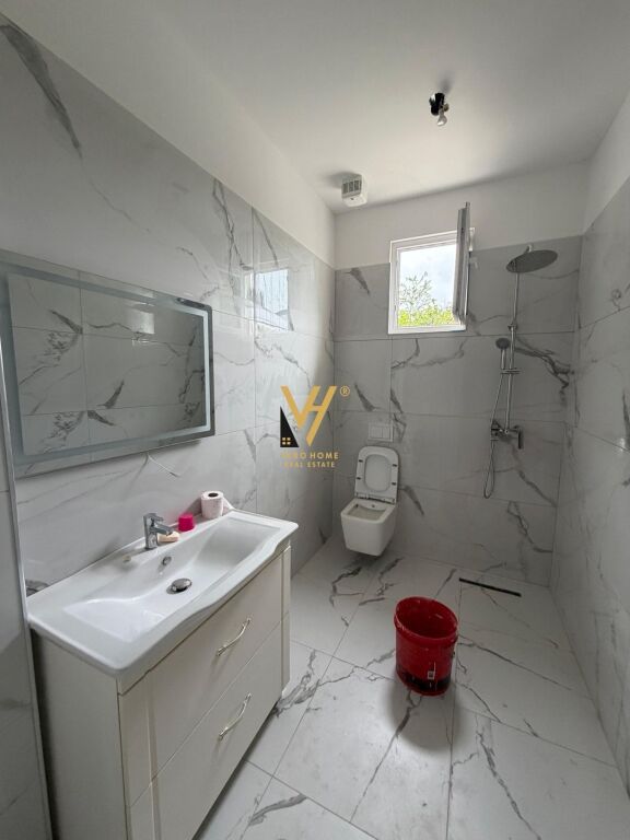 ENTRANCE 1+1+VERANDA FOR RENT IN KOMBINAT 45,000 LEKE