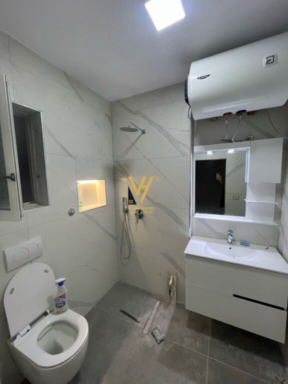JEPET APARTAMENT 1+1 ME QERA TE MOZAIKU 490 EURO