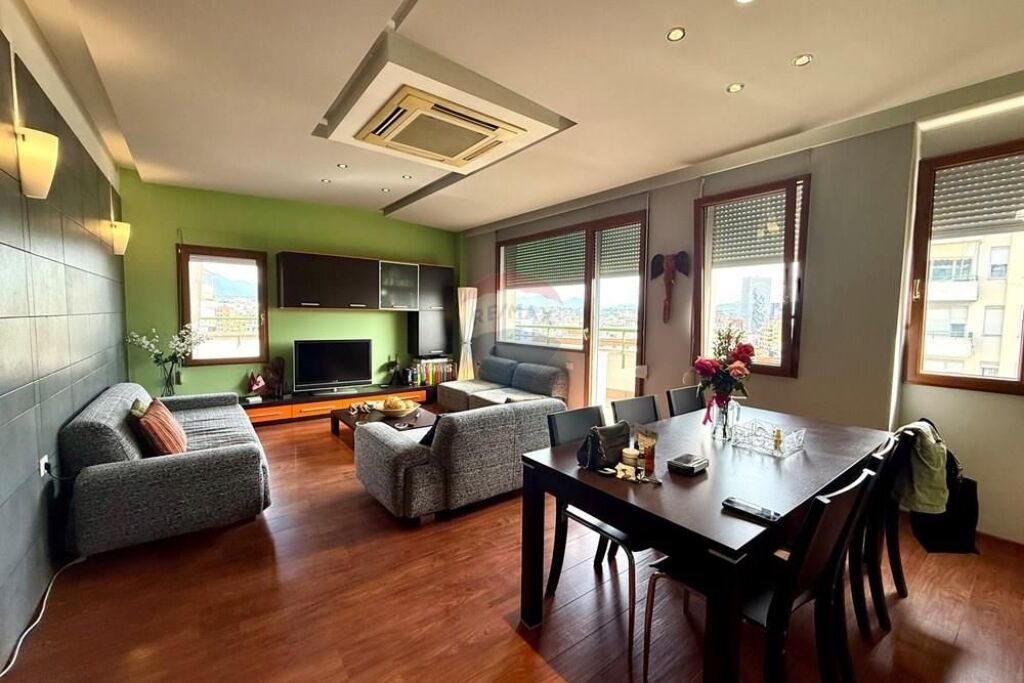 Appartamento 4+1+studio, nel centro di Tirana!