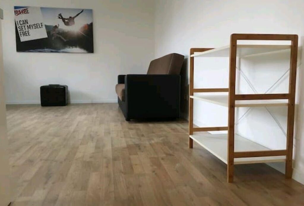 Jepet me qera 1+1 Rrugaica Sales