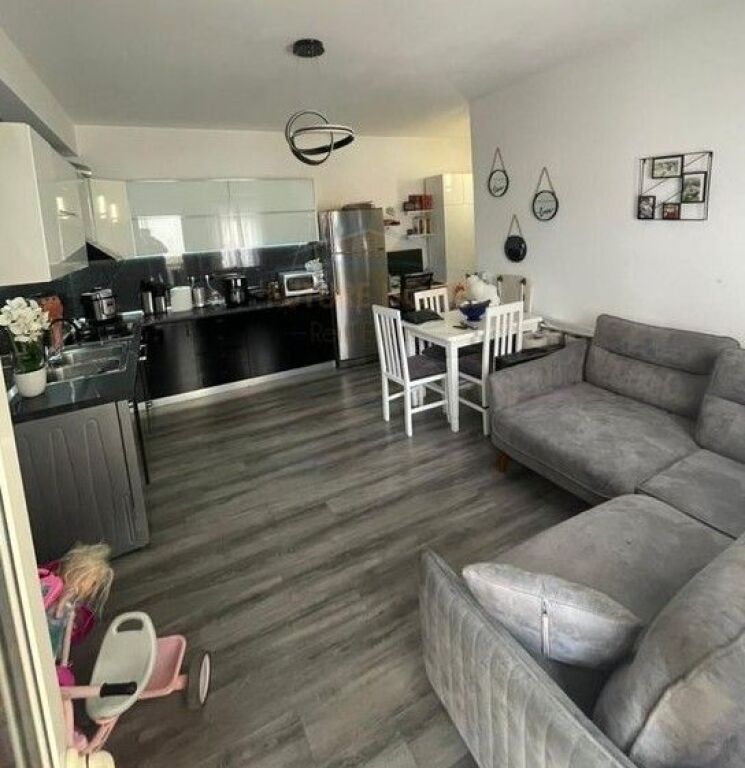 Shitet, Apartament 1+1, Materniteti Ri,Ali Demi​