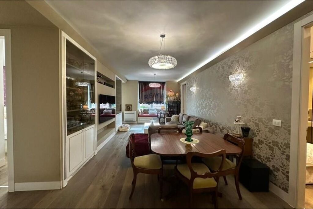 Appartamento 3+1+Cucina Separata in Vendita a Komuna e Parisit, Kika 1