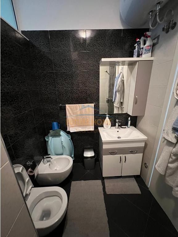 Qera, Apartament 1+1, Porcelan, Tiranë.