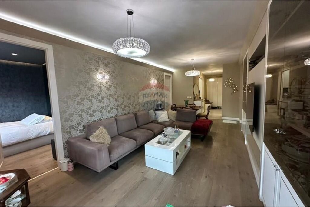 Appartamento 3+1+Cucina Separata in Vendita a Komuna e Parisit, Kika 1