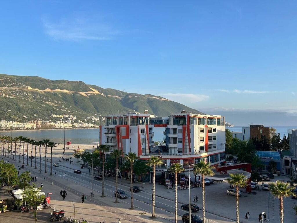 Apartment with garage for long term rent in Lungomare Vlore