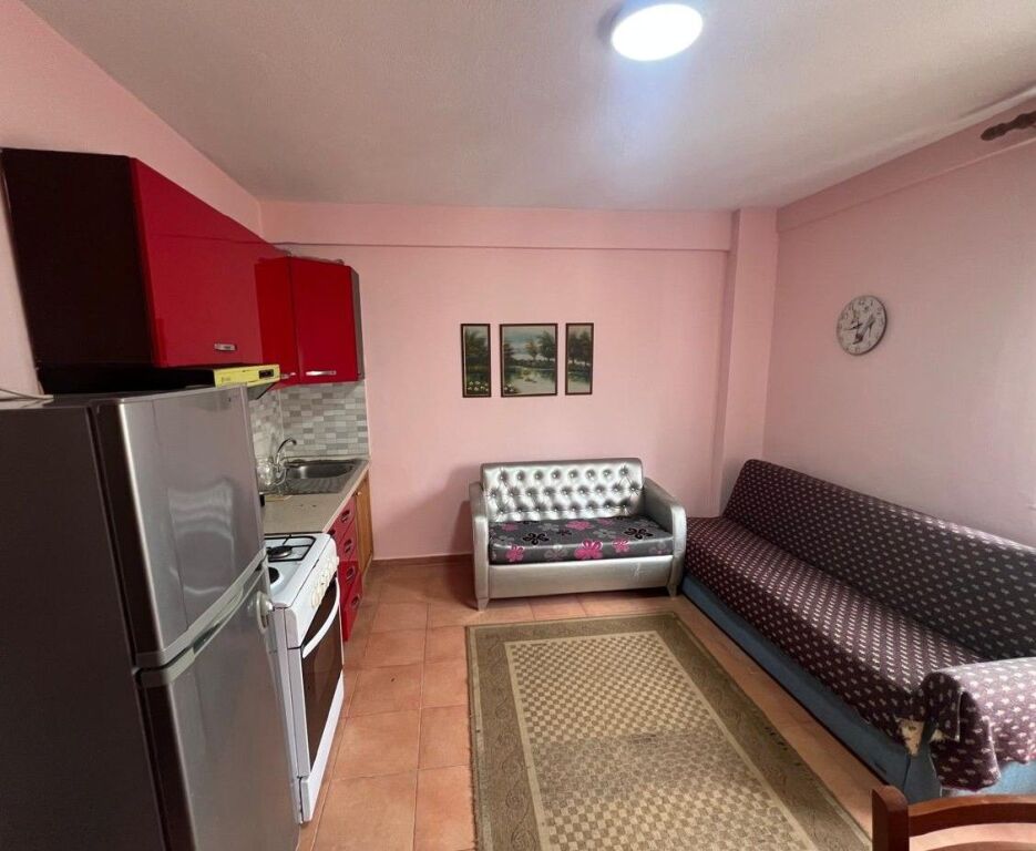 Jepet me qira apartament 1+1 te Bulevardi Zogu i Parë, tek New York.