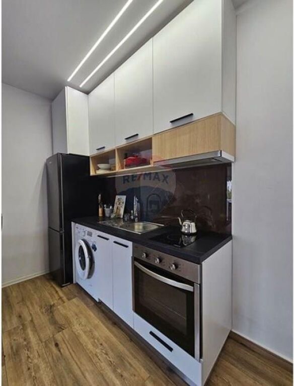 Apartament - Për Shitje - Sheshi Adem Jashari, Tiranë