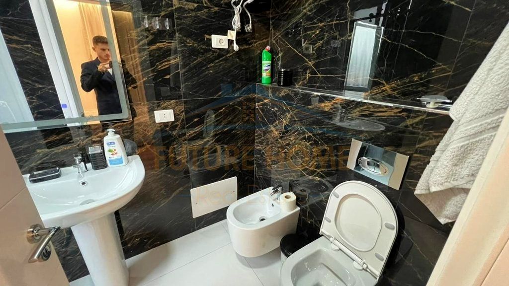 Rent, Apartment 2+1+2, 5 Maji Street, Tirana