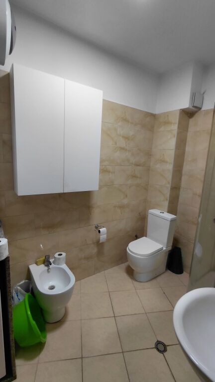 Fresk shitet Apartament 2+1 +garazh per 2 makinamobiluar