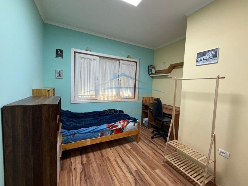 Shitet, Apartament 3+1+2+ Post Parkimi, Liqeni i Thatë, Tiranë.