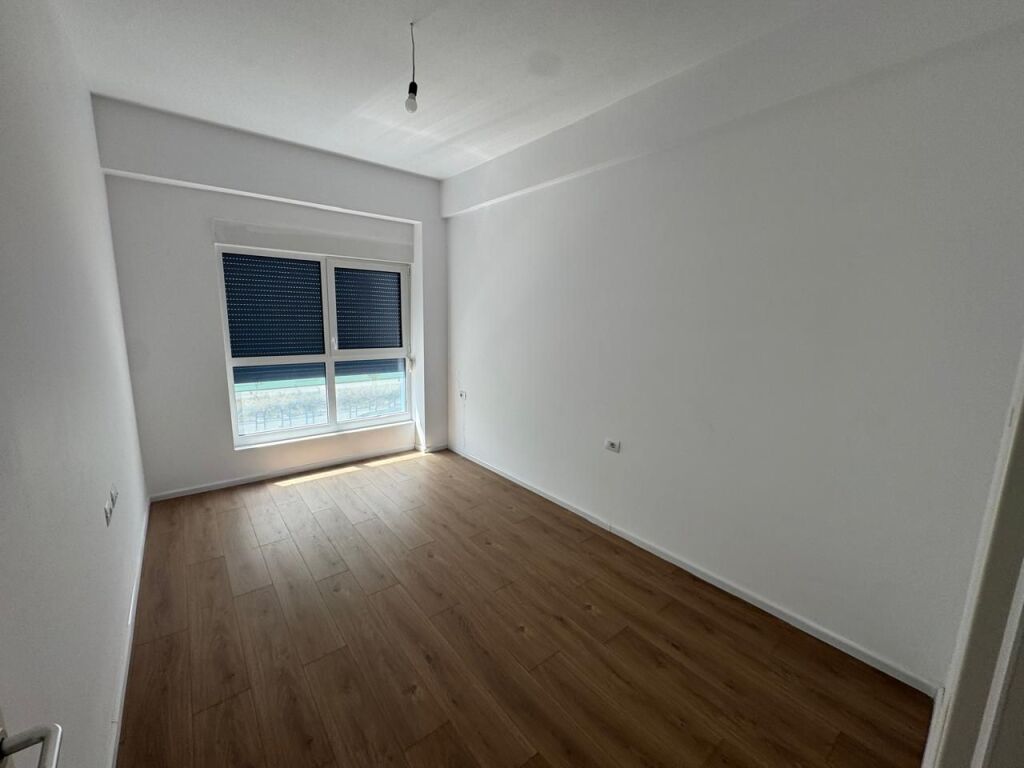 🏡 Shitet Apartament 1+1  📍 Ali Demi, Kompleksi Kaimi 💰 Çmimi: 108 milion lekë