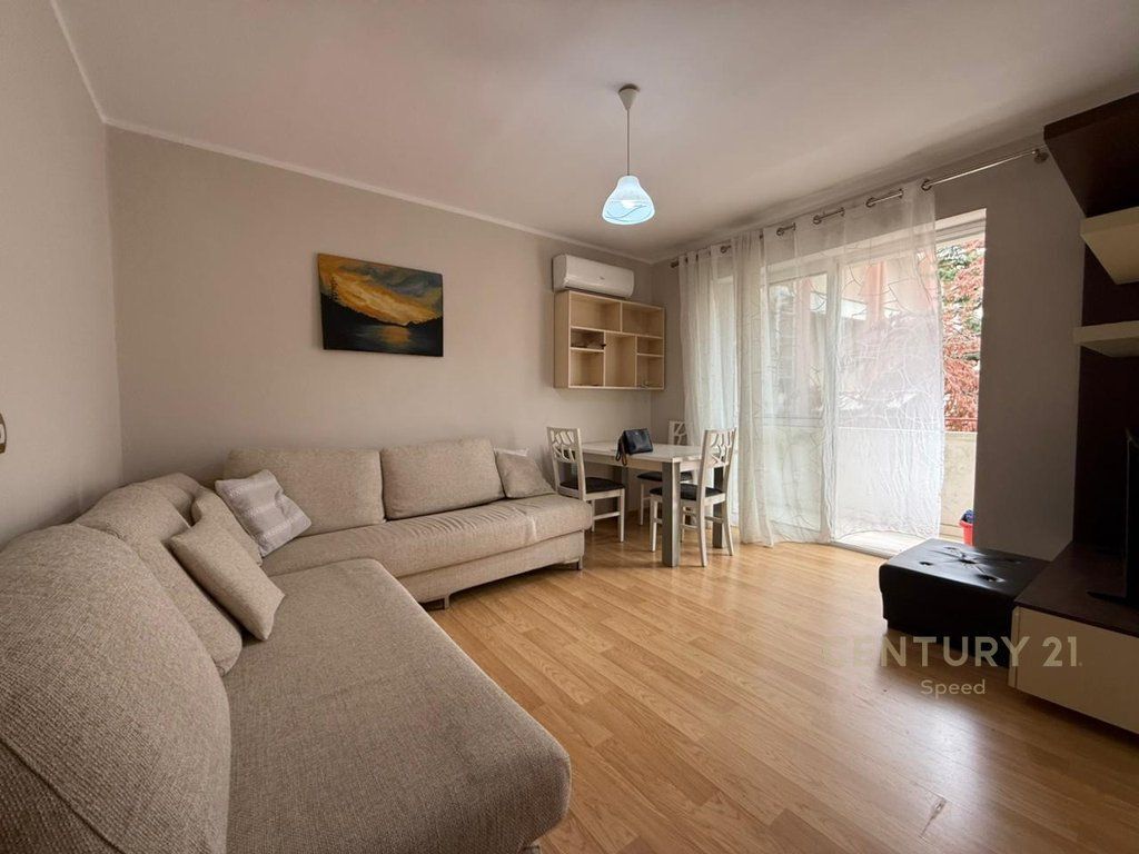 Shitet apartament 1+1 te Ish Stacioni i Fundit i Tiranës së Re