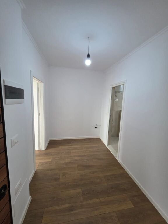 Shitet Apartament 1+1 📍Porcelan mbrapa Europianit