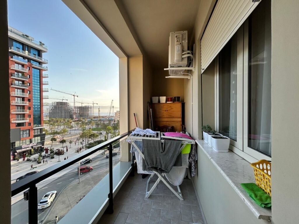 Apartment with garage for long term rent in Lungomare Vlore