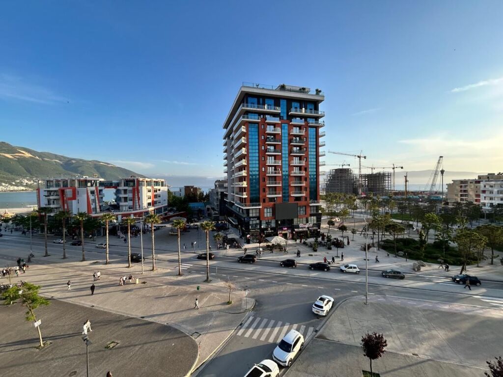 Apartment with garage for long term rent in Lungomare Vlore