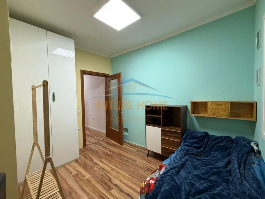 Shitet, Apartament 3+1+2+ Post Parkimi, Liqeni i Thatë, Tiranë.