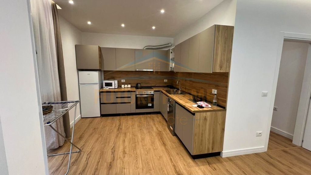 Rent, Apartment 2+1+2, 5 Maji Street, Tirana