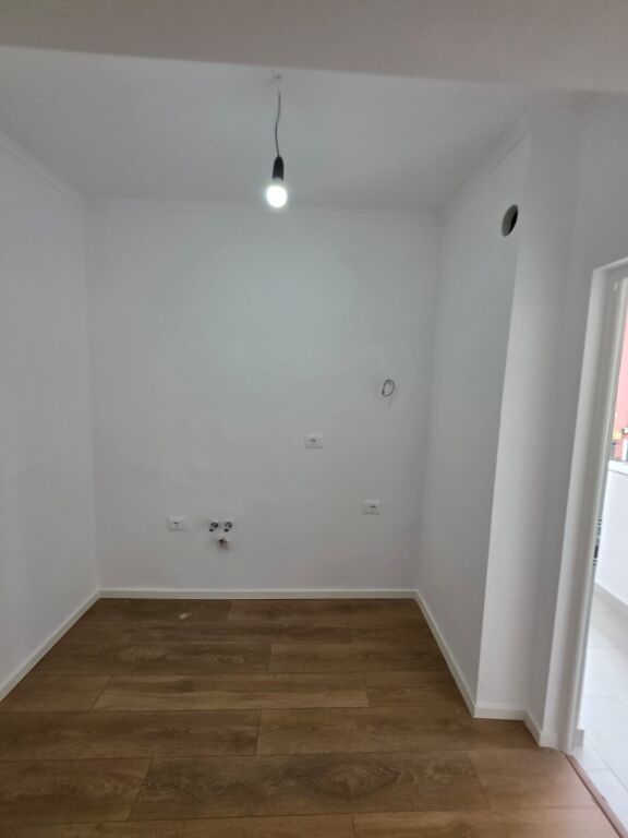 Shitet Apartament 1+1 📍Porcelan mbrapa Europianit