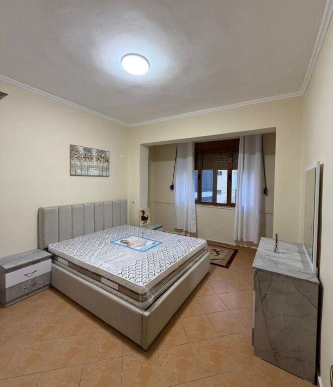 Jepet me qera apartament 1+1 te Medreseja