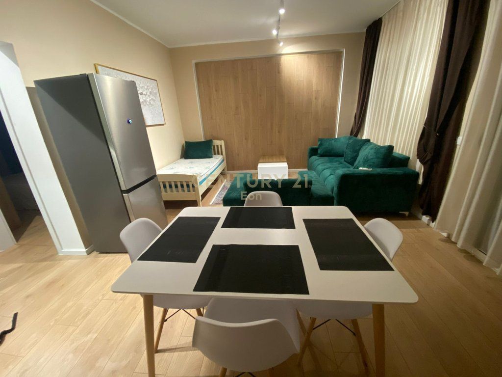 Shitet Apartament 1+1+ Oborr 60 M² ne Golem !