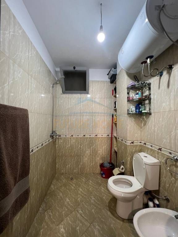 Shitet Apartament 1+1, Unaza e Re