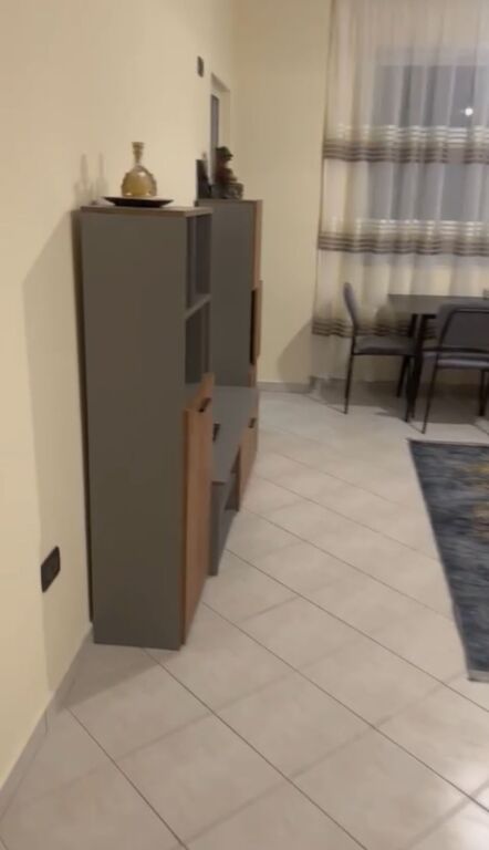 Apartament me qera 1+1