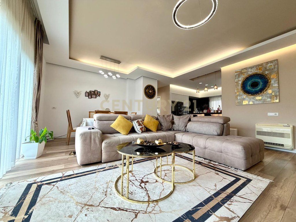 Apartament 2+1+2+Post Parkimi per shitje