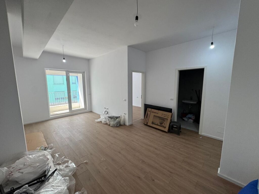 🏡 Shitet Apartament 1+1  📍 Ali Demi, Kompleksi Kaimi 💰 Çmimi: 108 milion lekë