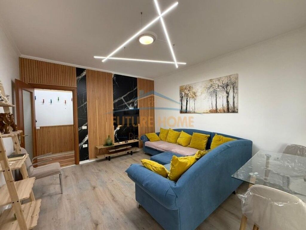 Shitet, Apartament 3+1+2+ Post Parkimi, Liqeni i Thatë, Tiranë.