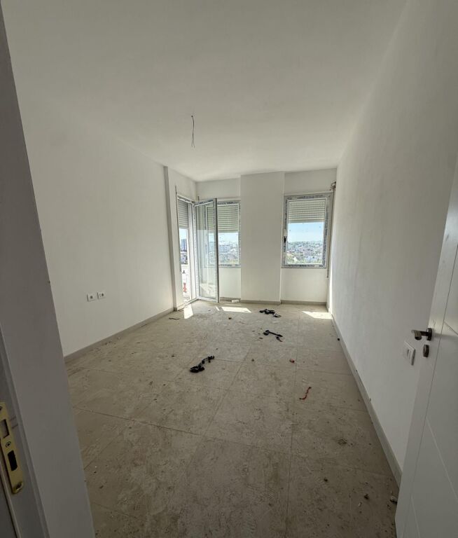 Apartament Okazion 2+1+2 në Kamëz