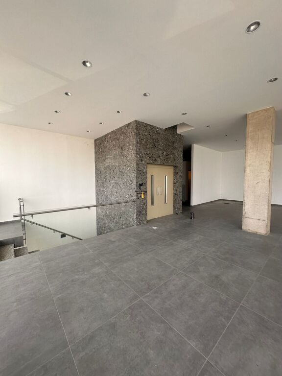 MAGAZINE ME QERA 260 M2 VORE 2.000 EURO FH-73135