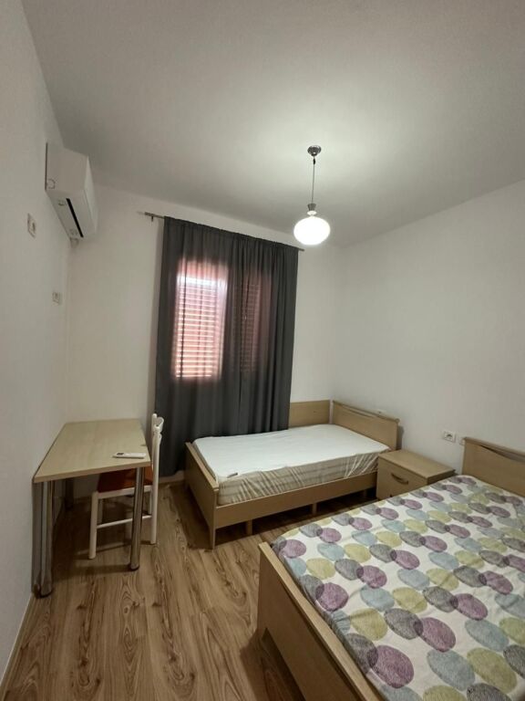 Shtepi private me qera 3+1+parkim
