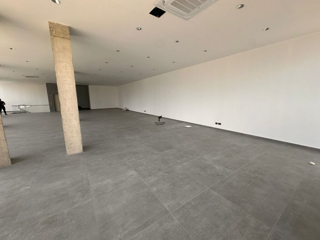 MAGAZINE ME QERA 260 M2 VORE 2.000 EURO FH-73135