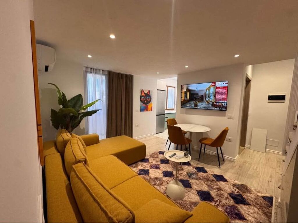 JEPET ME QIRA DUPLEX 1+1+2WC+ballkon - Rr. e Dibres, Tirane