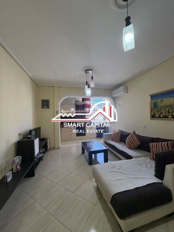 VENDESI APPARTAMENTO 1+1 – VICINO ALLA CHIESA CATTOLICA, VLORA!!!