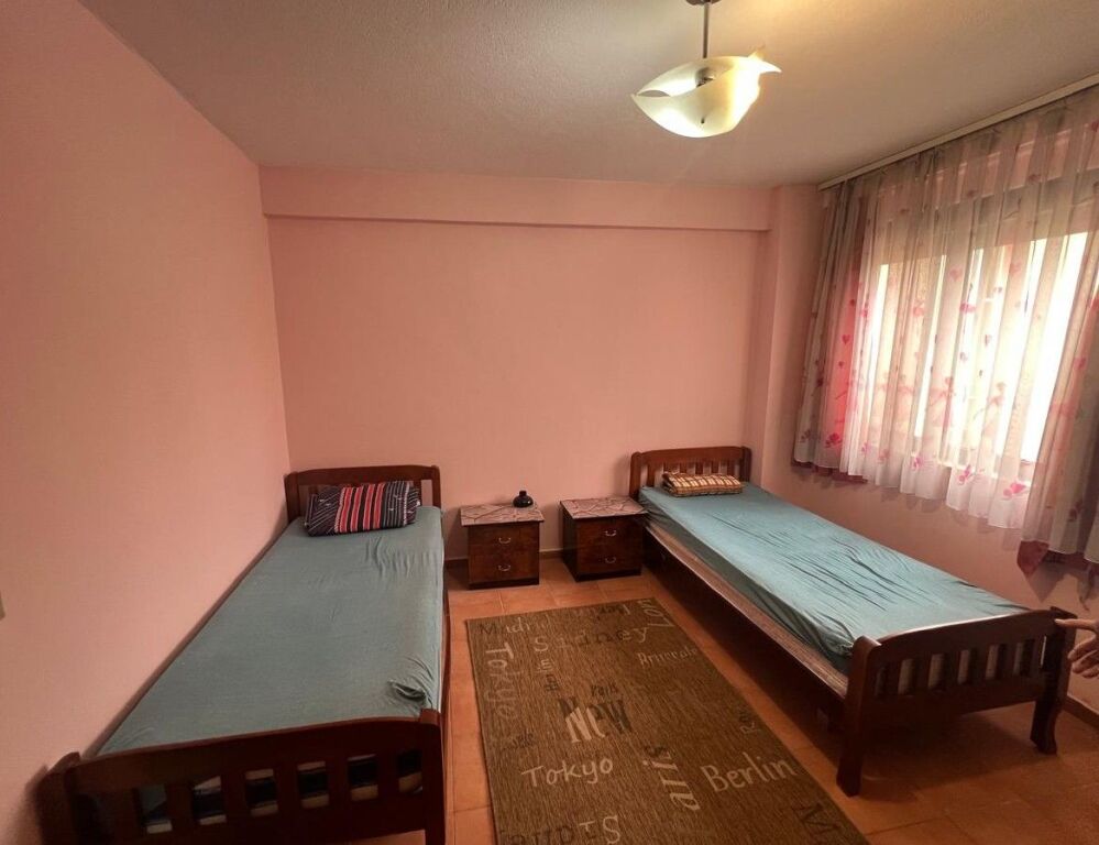 Jepet me qira apartament 1+1 te Bulevardi Zogu i Parë, tek New York.
