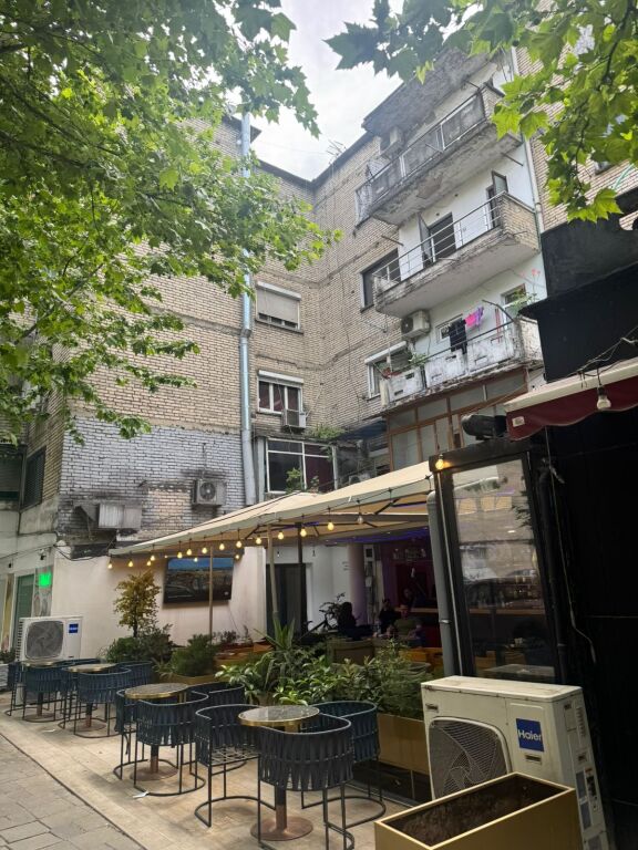 Appartamento 2+1 +Annesso in vendita  ex ultima stazione  di Tirana  di