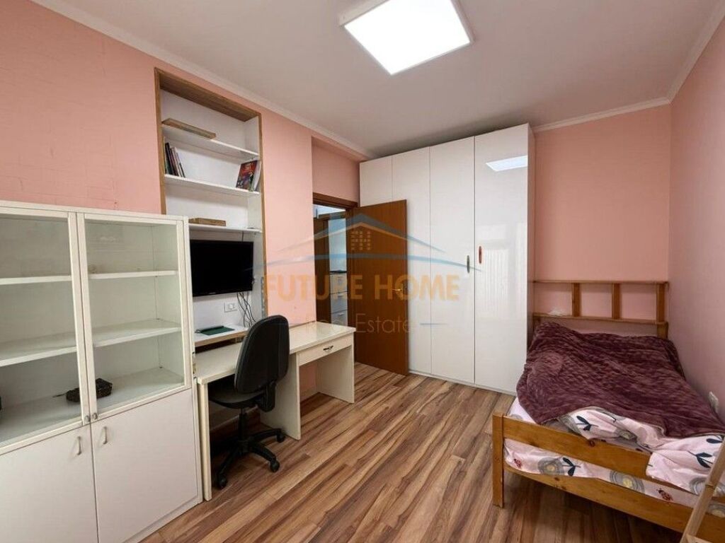 Shitet, Apartament 3+1+2+ Post Parkimi, Liqeni i Thatë, Tiranë.