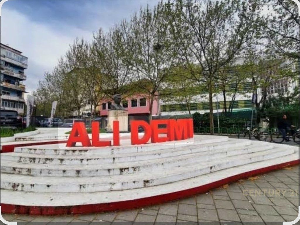 Shitet super apartament 2+1 në Ali Dem