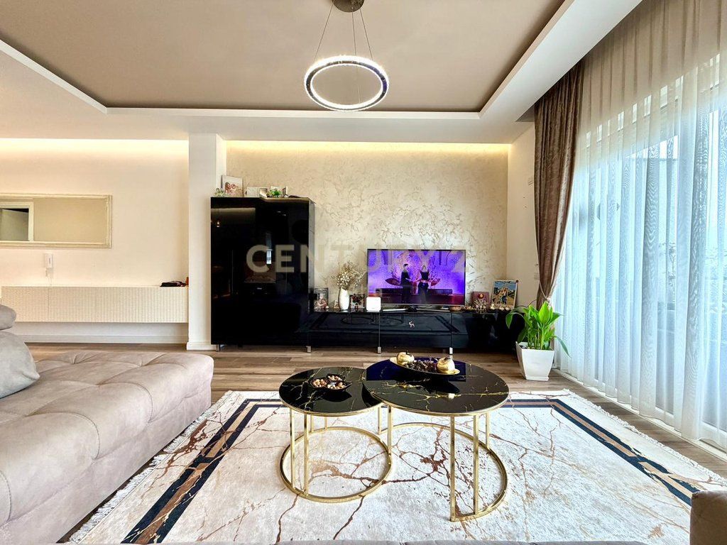 Apartament 2+1+2+Post Parkimi per shitje